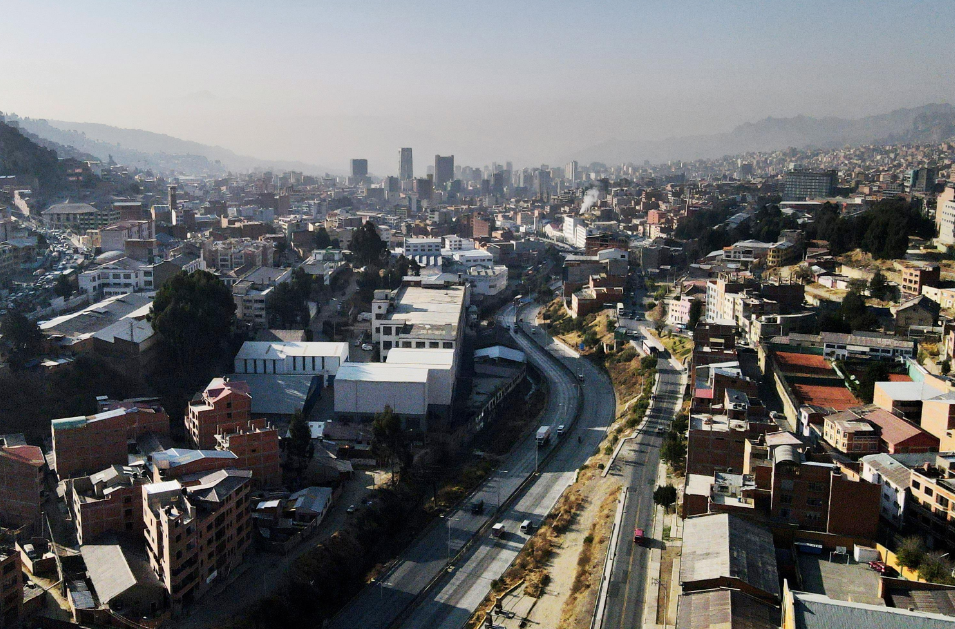 玻利维亚最高法院下令释放前临时总统 