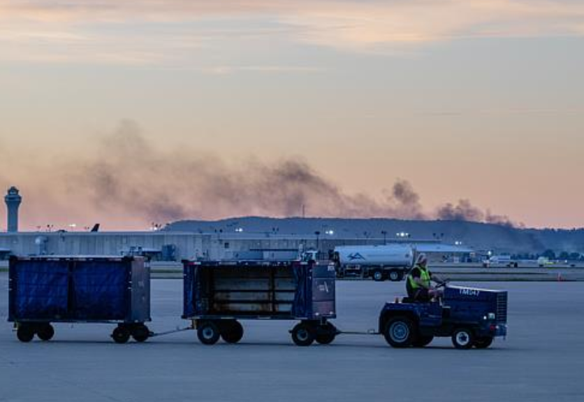 美坠毁货机两个“黑匣子”已成功回收 